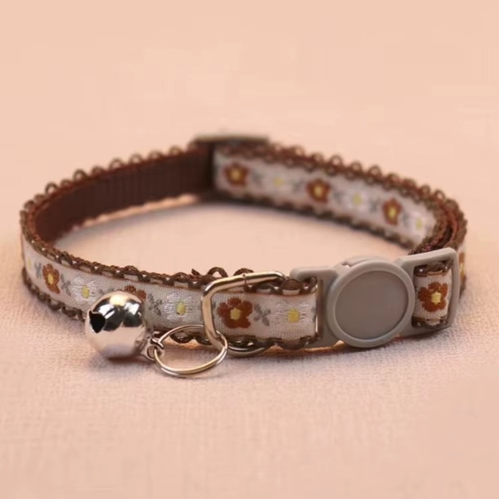 Fashion Floral Embroidered Cat Collars Adjustable Durable Pet Collars Cute Lace Collar with Bell Cat Supplies