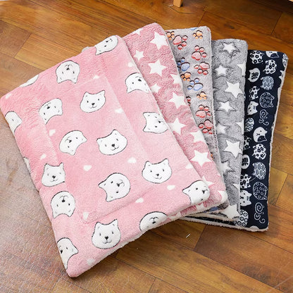 Pet Mats Dog Mats Winter Cat Mats Thick Blankets Autumn and Winter Dog Beds Cat Beds Large and Small Dog Beds Warm Sleeping Mats