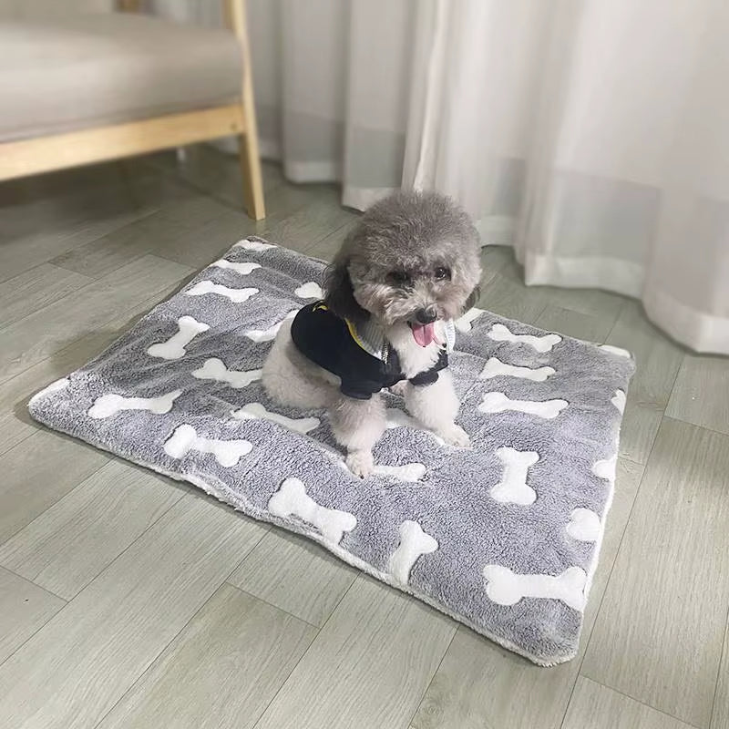 Multi-Model Pet Flannel Winter Sleeping Mat Kennel Mat Blanket Pet Warm Mat Suitable for Large Medium and Small Pets