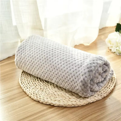 Soft Pet Blanket Plush Dog Sleeping Blanket Solid Color Washable Sofa Pad Portable Warm Cat Bed Blanket Home Carpet for Winter