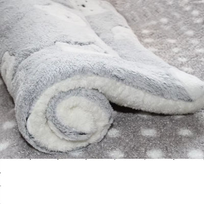 Multi-Model Pet Flannel Winter Sleeping Mat Kennel Mat Blanket Pet Warm Mat Suitable for Large Medium and Small Pets