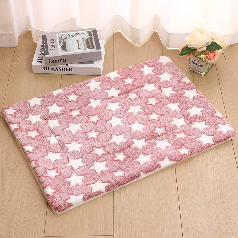 Pet Mats Dog Mats Winter Cat Mats Thick Blankets Autumn and Winter Dog Beds Cat Beds Large and Small Dog Beds Warm Sleeping Mats