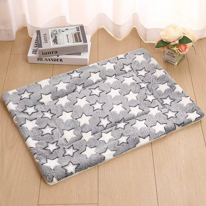Pet Mats Dog Mats Winter Cat Mats Thick Blankets Autumn and Winter Dog Beds Cat Beds Large and Small Dog Beds Warm Sleeping Mats